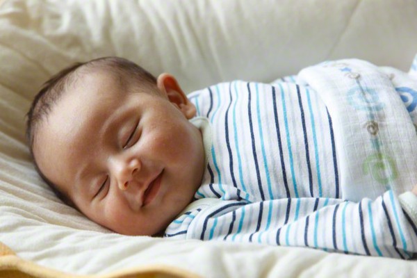 Cách luyện bé tự ngủ xuyên đêm chỉ trong 7 ngày