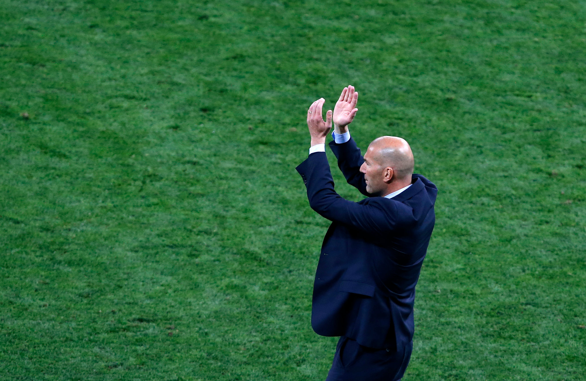 Tại sao Zidane rời Real Madrid? Những góc khuất chưa được tiết lộ - Vé Bóng Đá Online