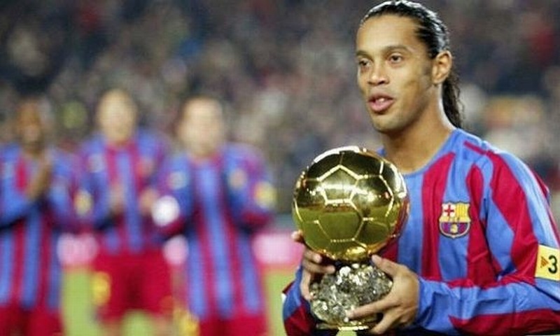 Ronaldinho: 20 năm sự nghiệp và những thăng trầm khó quên